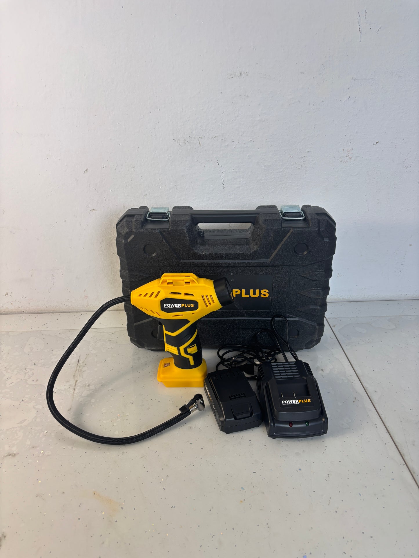 Compresor cu acumulator PowerPlus POWX1700