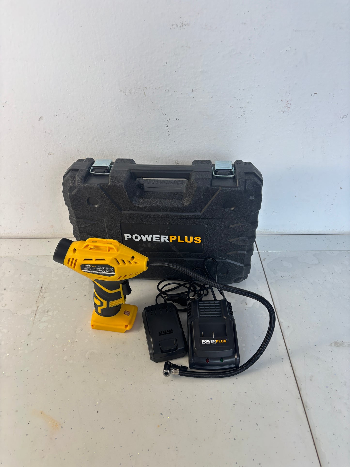Compresor cu acumulator PowerPlus POWX1700