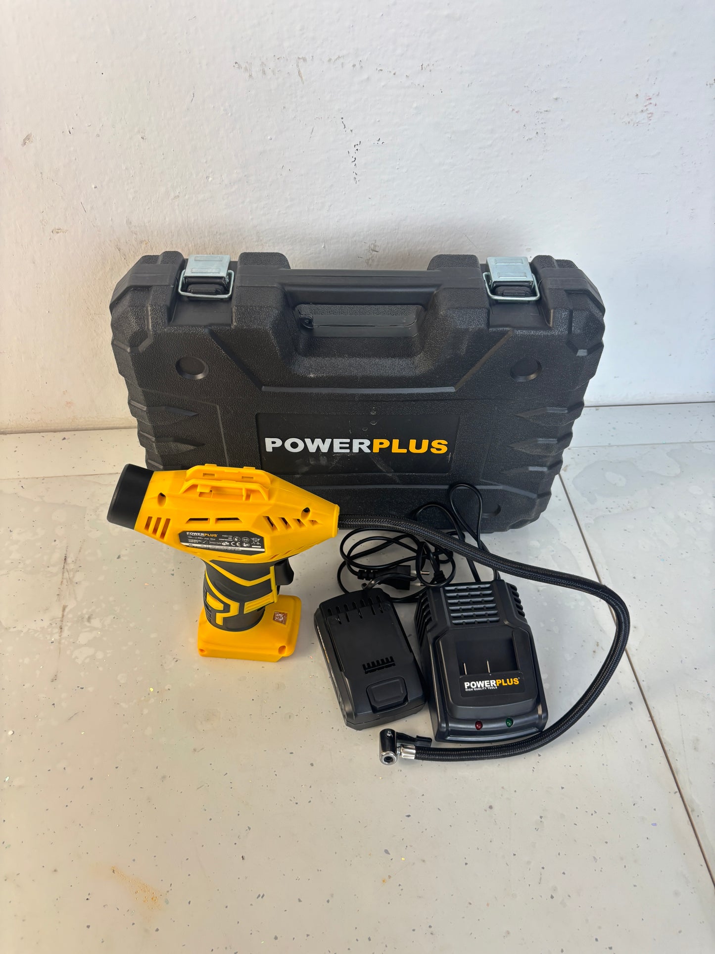 Compresor cu acumulator PowerPlus POWX1700