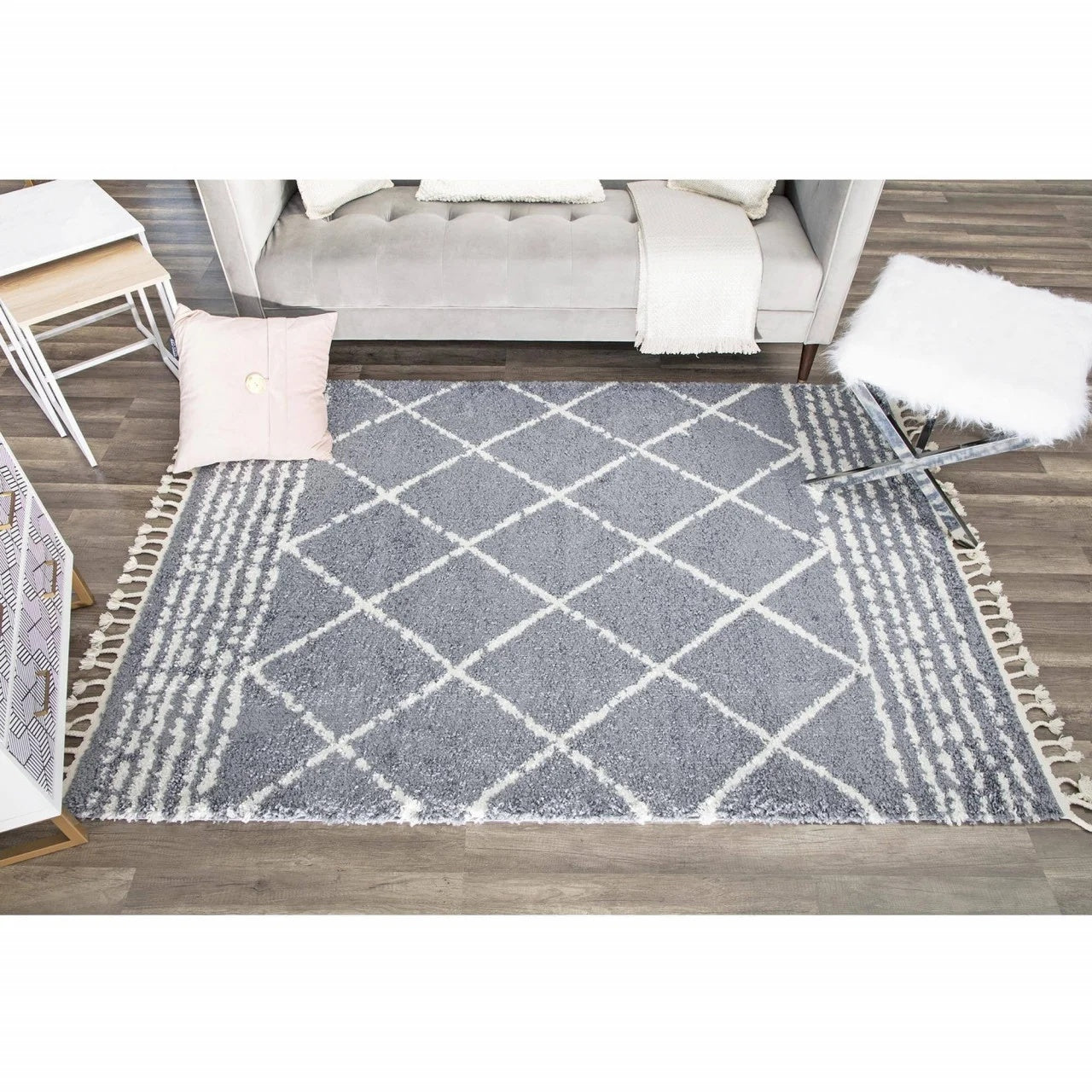 05c7e2535d9d7e9b2a77172491b4379b