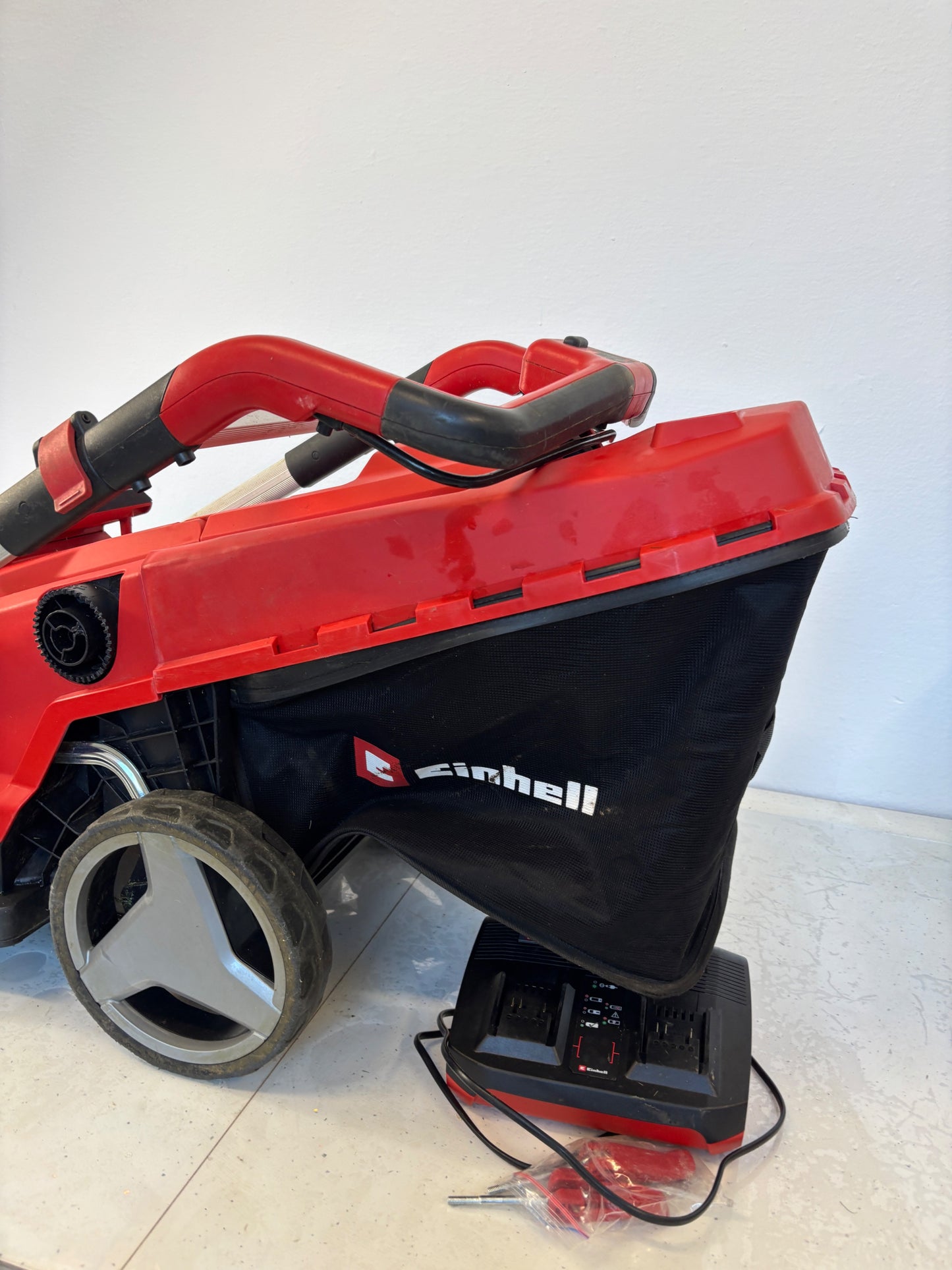 86d04eeec0ace978f643b44a95b8a6fa